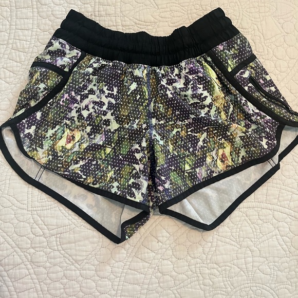 Lululemon Athletica Black and Purple Floral Athletic Shorts - Picture 1 of 5